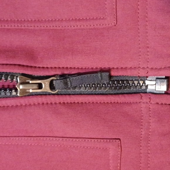 Carhartt Women's Burgundy Full-Zip Front Vest w/Pockets SIZE-LARGE Warm N Cozy! - Picture 9 of 12